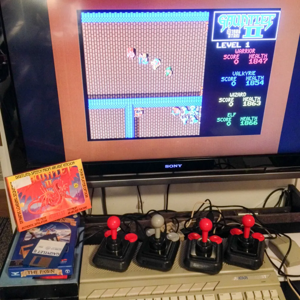 Atari ST multitap adapter works great in few Atari ST games - such as Gauntlet II